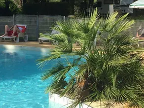 Flat with pool & garden - Image 3