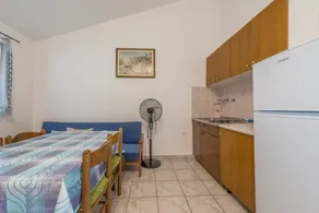 Holiday apartment with terrace, garden & fast internet | Beach view - Image 3