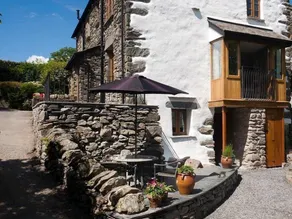 Cottage with garden - Image 2