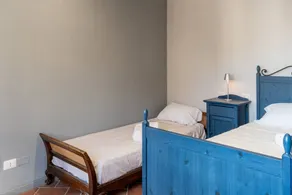 Holiday Home 'Stanza Azzurra' with Wi-Fi and Air Conditioning - Image 5