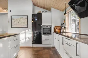 Big holiday home with BBQ, terrace & hot tub | Dogs allowed - Image 5