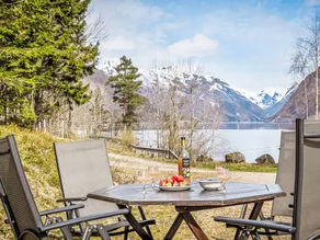 Holiday home with garden & barbecue | Sea view - Image 5