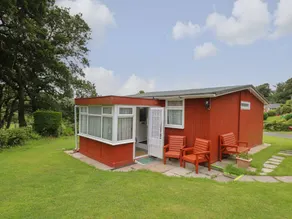 Cottage with garden - Image 2