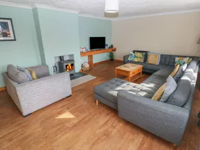 Cottage with garden - Image 2