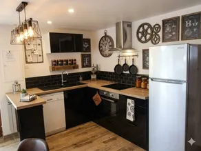 Family-oriented pleasant holiday apartment with barbecue, terrace & garden - Image 3