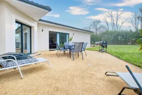 Casa con giardino, terrazza e barbecue | Vista sul giardino - Image 3