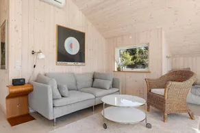 Holiday home with terrace & barbecue - Image 4