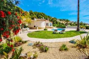 Villa avec terrasse, jardin et barbecue - Image 3