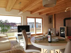 Ample apartment with terrace & garden - Image 5