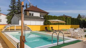 Holiday apartment with garden, BBQ & pool - Image 2