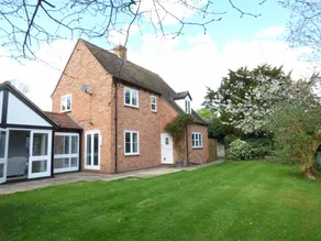 Cottage with garden & barbecue - Image 3