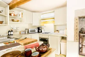 Private Cottage Rental Surrounded by Woodland in West Yorkshire, England - Image 3