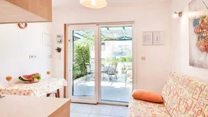 Lovely holiday apartment with terrace | Sea view - Image 3