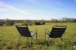 Family-friendly holiday home with garden, barbeque & pool | Perfect for remote work - Image 3