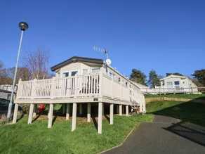 Cottage with pool & garden | Beach view - Image 2