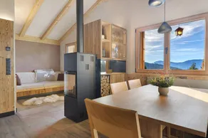 Voll ausgestattetes Chalet mit Grill, Terrasse und beheiztem Pool | Bergblick - Image 2