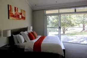 Rotating Cottage Rental with Panoramic Views in Caffrey's Flat, New South Wales - Image 4