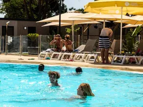 Private room with terrace & heated pool - Image 2