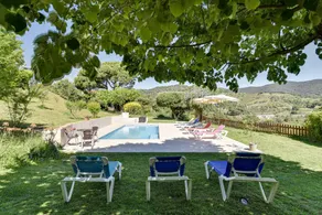 Villa with BBQ, garden & terrace - Image 4