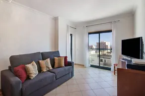 Appartement de vacances entièrement équipé avec internet haut débit | Vue ville | Proche de la plage | Avec animaux autorisés - Image 2