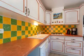 Appartement avec barbecue, jardin et terrasse | Vue jardin - Image 5