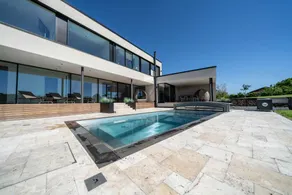 Luxuriöse Villa mit Privatem Pool, Sauna und Garten - Image 2