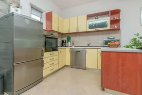 Apartment with terrace | Garden view - Image 3