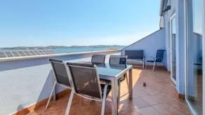 Stunning flat just 50 metres from the beach with sea views, barbecue, washing machine - Image 5