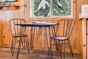 Affordable and Romantic Couples' Cabin Rental near Gifford Pinchot National Forest, Washington - Image 3