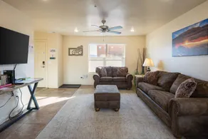 Family-friendly pleasant house with fast internet, barbeque & hot tub | City view - Image 4