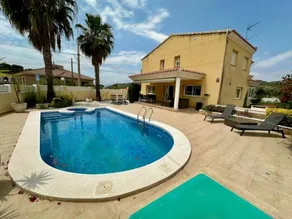 Spaziosa casa adatta alle famiglie con terrazza, griglia e giardino | Vista sulla montagna | Accetta animali domestici - Image 2