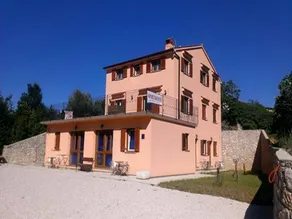 Apartamento con piscina climatizada y barbacoa - Image 2