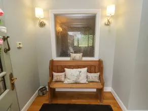 Cottage with garden - Image 3
