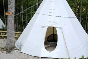 Cozy Tipi with a Hot Tub and a Sauna in Markdale, Ontario - Image 2