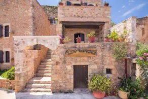 Charming villa with barbeque & pool - Image 3