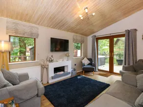 Child-friendly cottage with sauna, terrace & hot tub - Image 3