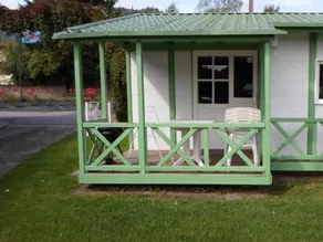 Chalet with heated pool & terrace - Image 4