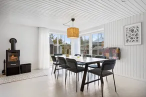 House with jacuzzi, terrace & barbeque - Image 2