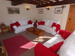 Cottage with garden & barbeque - Image 3