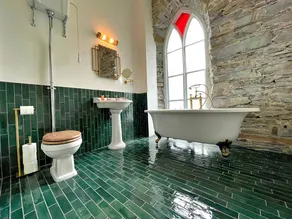 Maison de vacances avec terrasse, jardin et jacuzzi - Image 5