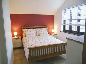 Children-friendly beautiful cottage with garden & barbeque - Image 4