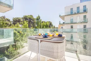 Kinderfreundliche geräumige Ferienwohnung mit beheiztem Pool und Garten | Strand in der Nähe | Ideal für Homeoffice - Image 2