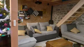 Cottage with hot tub, terrace & garden | Mountain view - Image 4