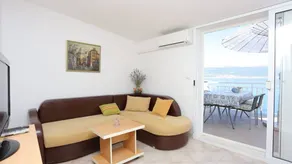 Holiday apartment with terrace & BBQ | Sea view - Image 2