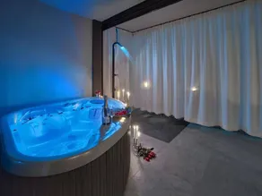 Fully equipped flat with garden, private pool & sauna | Pets allowed - Image 4