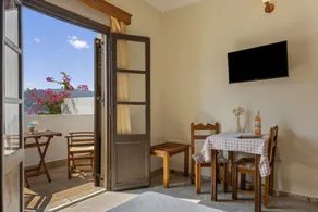 Bed and Breakfast 'No 8' with Sea View, Wi-Fi and Air Conditioning - Image 3