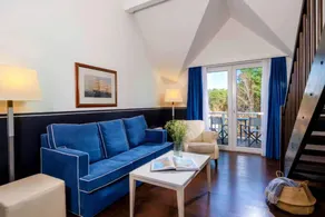 Apartment with pool, sauna & terrace | Sea view - Image 3