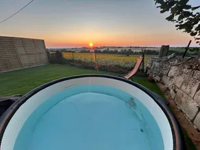 Casa con giardino, terrazza e idromassaggio | Vista sul giardino - Image 3