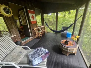 Solar-Powered Tree House in the Canadian Woods near Toronto, Ontario - Image 2