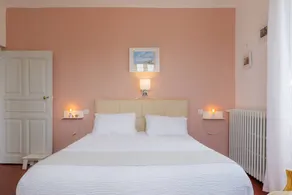 Guest Room 'Chambre Elea' with Shared Pool, Wi-Fi and Air Conditioning - Image 4